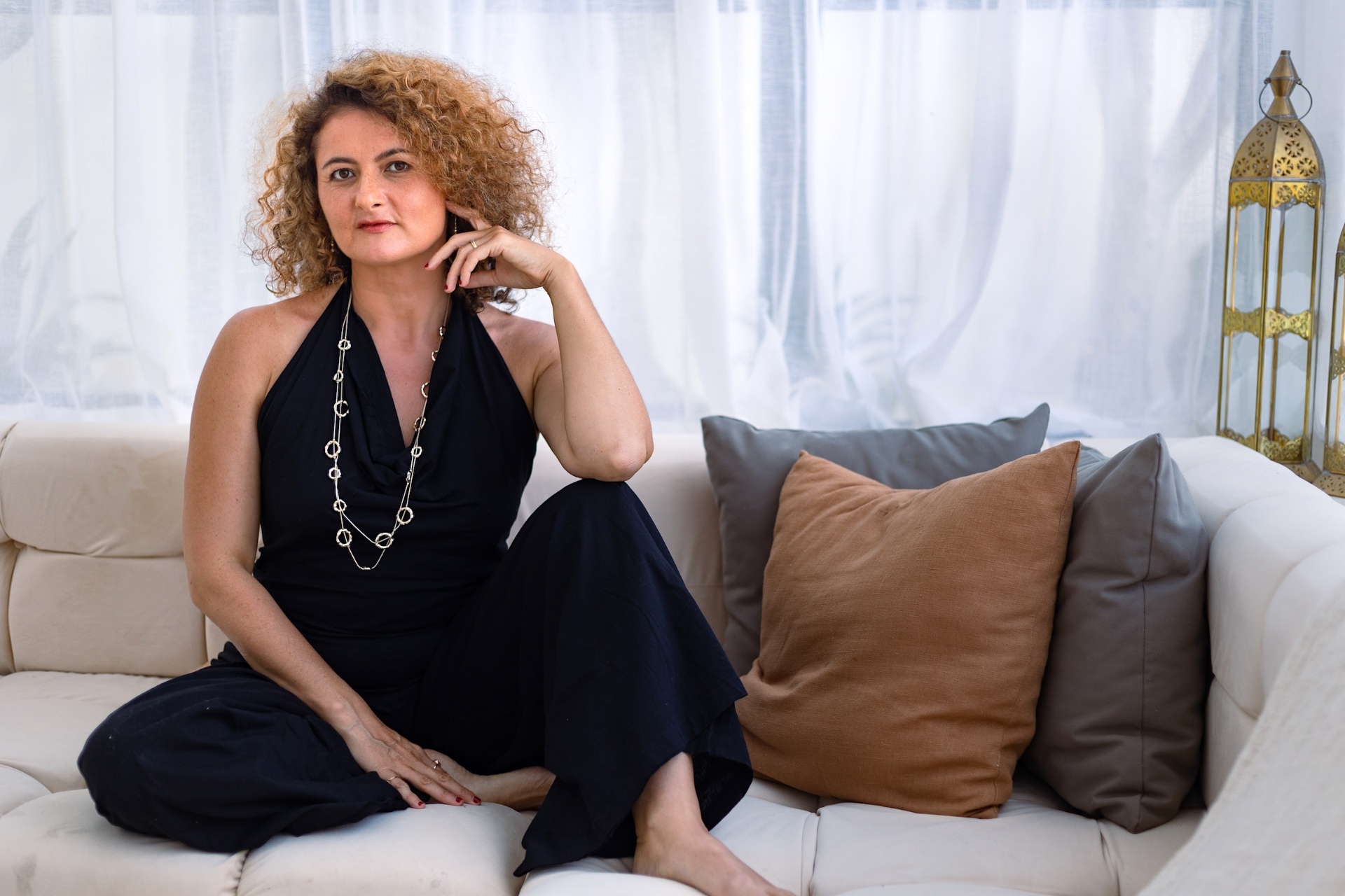 Dijan in quiet reflection — decision noise and clarity